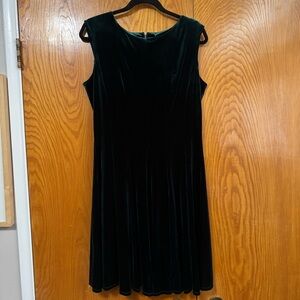 Danny & Nicole Dark Green Velvet Midi Dress